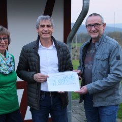 Spendenübergabe Lampenfieber spendet