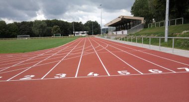 Tartanlaufbahn im Stadion